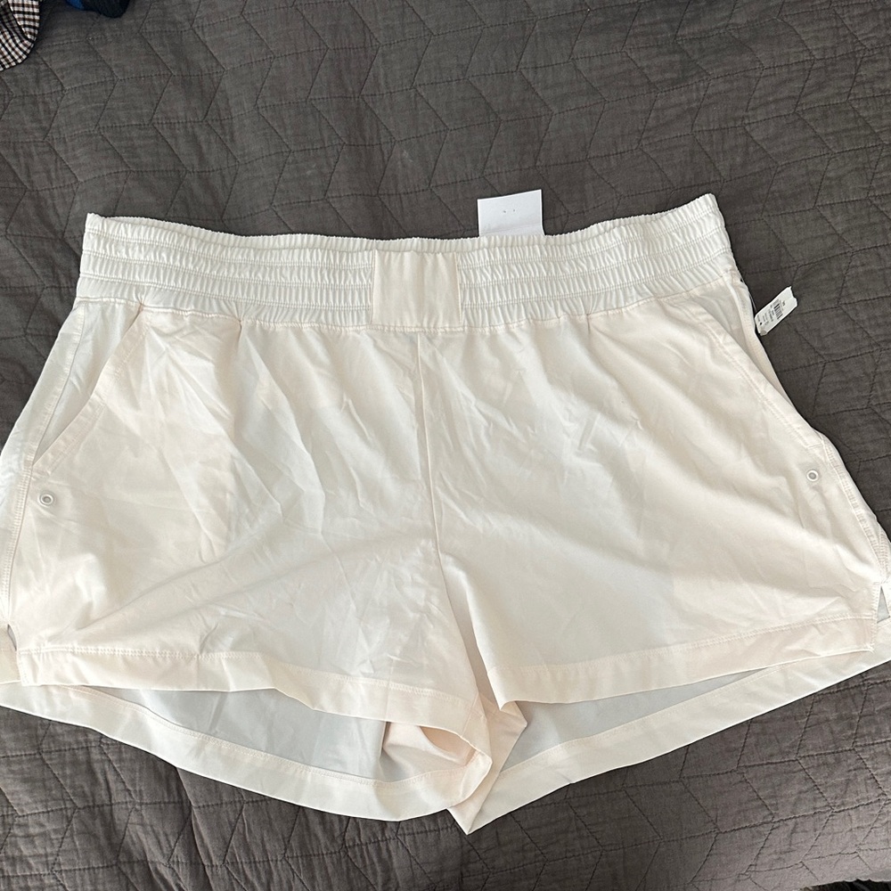 Old Navy Women's Cream Athletic Shorts